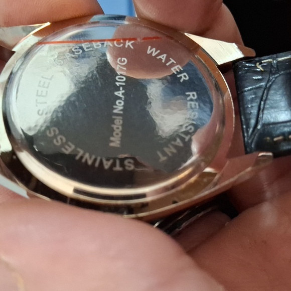His and hers matching watch set, water resistant (W033) NWT main image 4